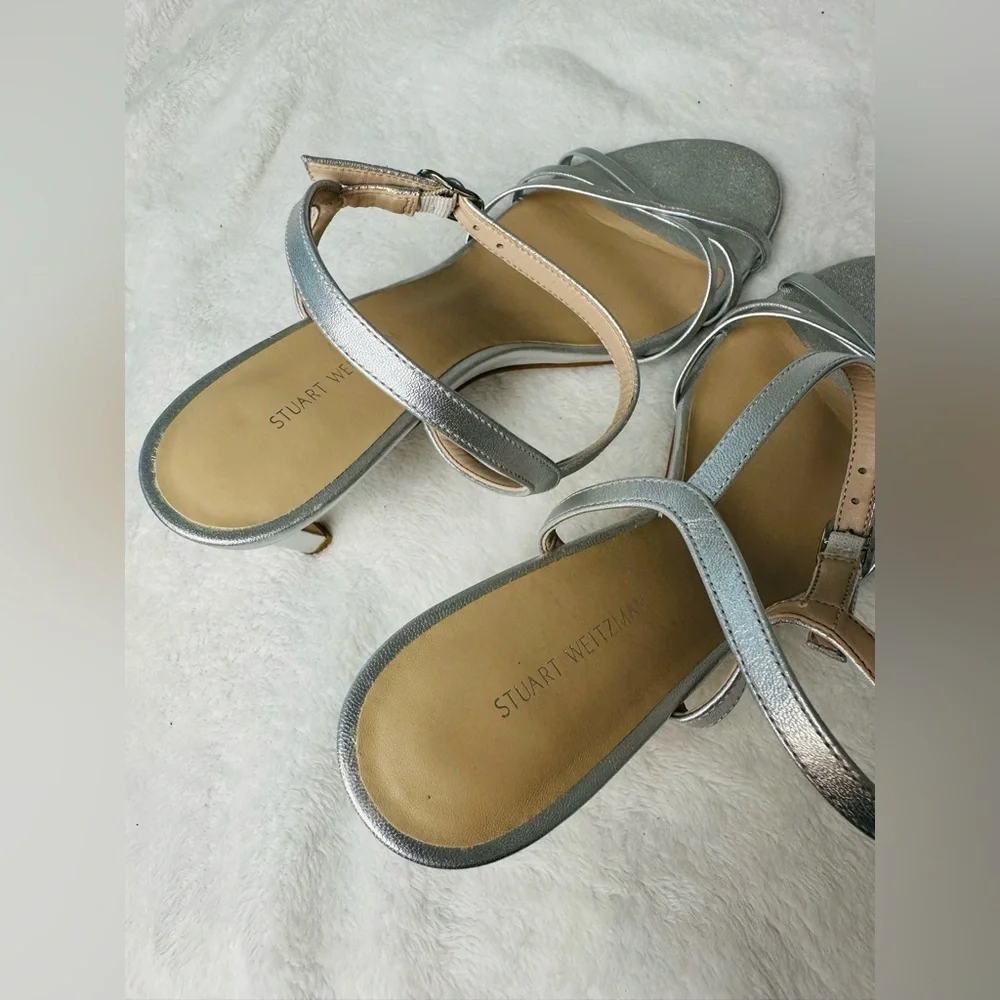 Stuart Weitzman Starla Ankle Strap Sandals in Silver Metallic Leather Size 7.5